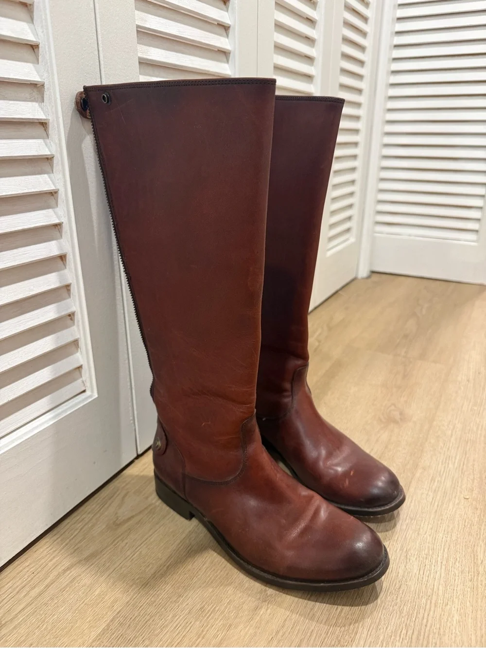 Frye sleek over